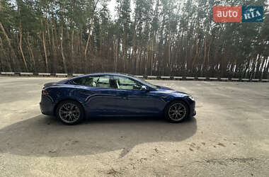 Лифтбек Tesla Model S 2022 в 