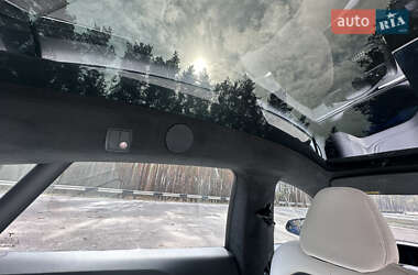 Лифтбек Tesla Model S 2022 в 