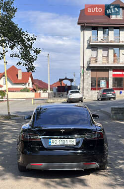 Ліфтбек Tesla Model S 2014 в 