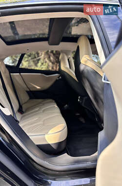 Ліфтбек Tesla Model S 2014 в 