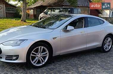 Лифтбек Tesla Model S 2013 в Старой Выжевке