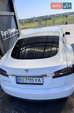 Лифтбек Tesla Model S 2014 в 