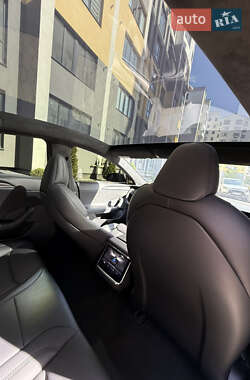 Лифтбек Tesla Model S 2021 в Ивано-Франковске