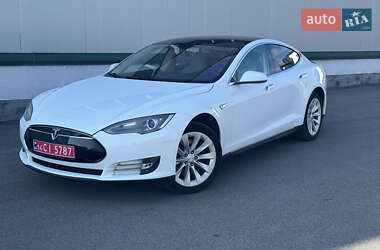 Лифтбек Tesla Model S 2013 в 