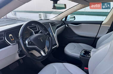 Лифтбек Tesla Model S 2013 в 
