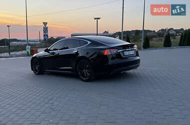 Лифтбек Tesla Model S 2014 в 