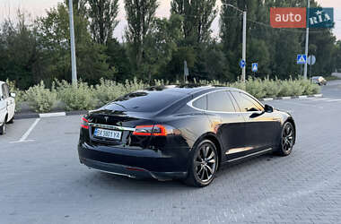 Лифтбек Tesla Model S 2014 в 