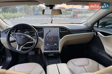 Лифтбек Tesla Model S 2014 в 