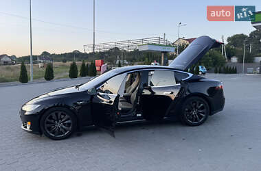 Лифтбек Tesla Model S 2014 в 