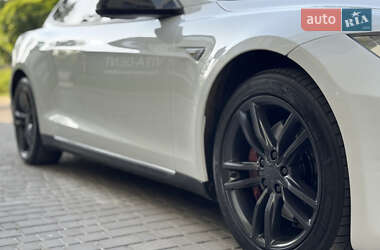 Ліфтбек Tesla Model S 2014 в 