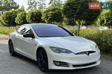 Ліфтбек Tesla Model S 2014 в 