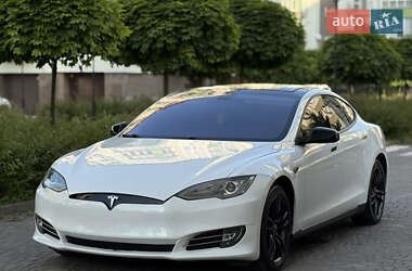 Ліфтбек Tesla Model S 2014 в 