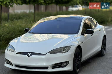 Ліфтбек Tesla Model S 2014 в 