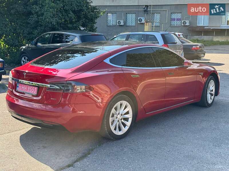 Ліфтбек Tesla Model S 2017 в Черкасах