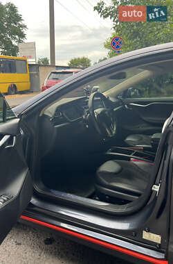 Ліфтбек Tesla Model S 2015 в 