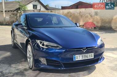Ліфтбек Tesla Model S 2017 в Івано-Франківську