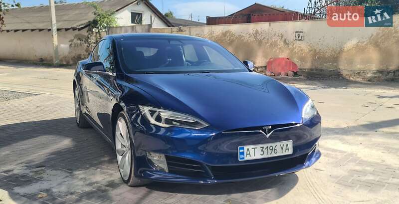 Лифтбек Tesla Model S 2017 в Ивано-Франковске