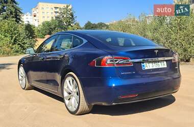 Лифтбек Tesla Model S 2017 в Ивано-Франковске