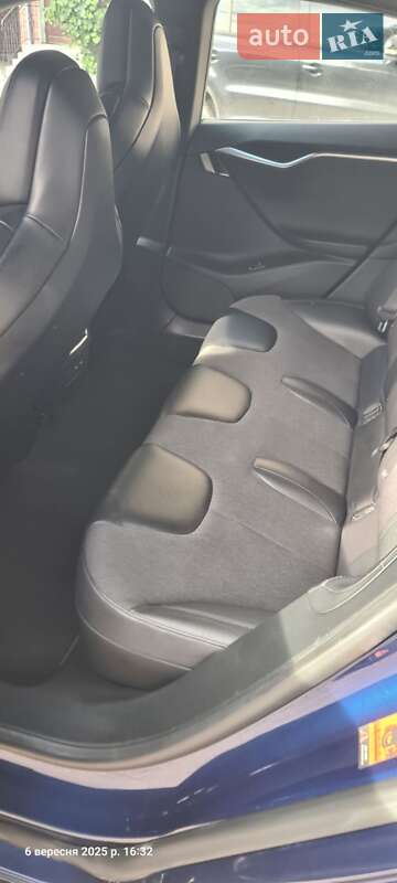 Лифтбек Tesla Model S 2017 в Ивано-Франковске
