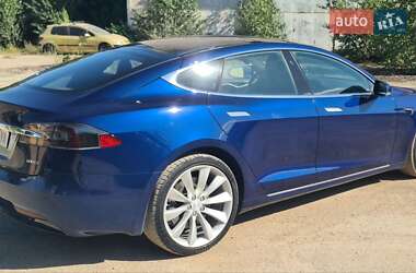 Лифтбек Tesla Model S 2017 в Ивано-Франковске