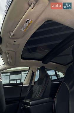 Лифтбек Tesla Model S 2013 в 
