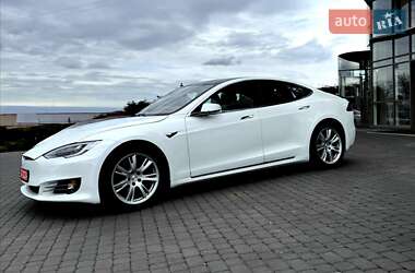 Ліфтбек Tesla Model S 2020 в 