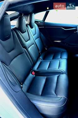 Ліфтбек Tesla Model S 2020 в 