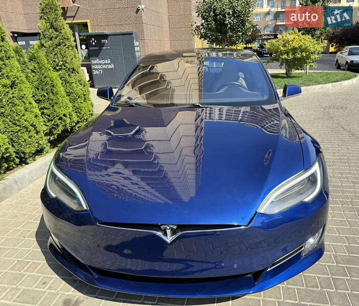 Ліфтбек Tesla Model S 2016 в Одесі