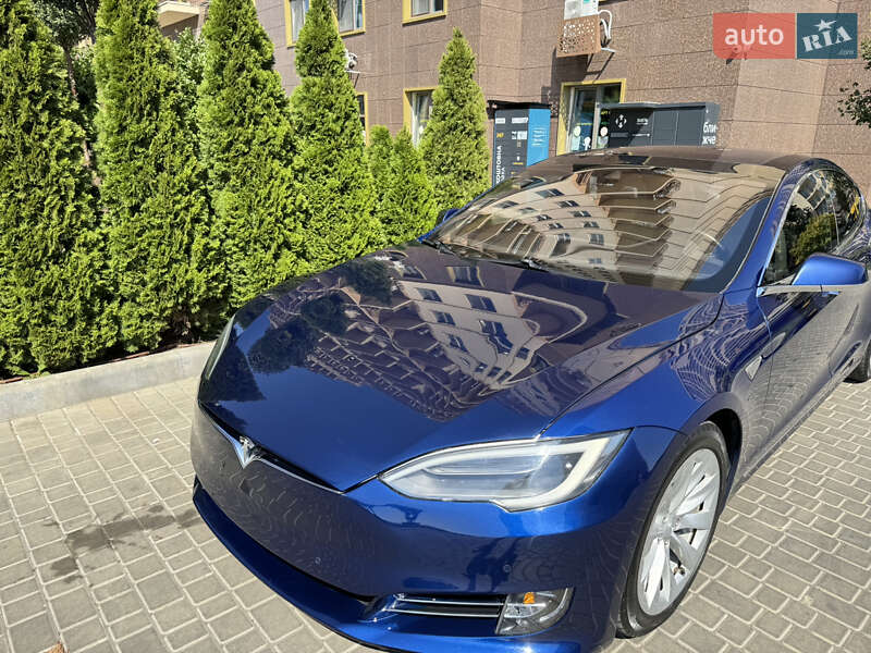 Tesla Model S 2016