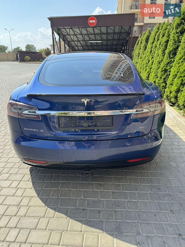 Ліфтбек Tesla Model S 2016 в Одесі