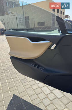 Лифтбек Tesla Model S 2016 в 