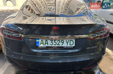 Лифтбек Tesla Model S 2019 в 