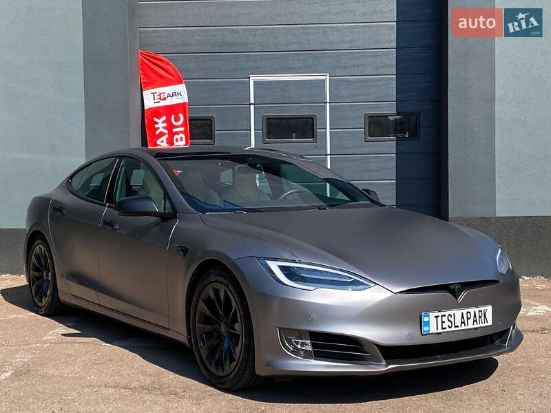 Ліфтбек Tesla Model S 2019 в Києві