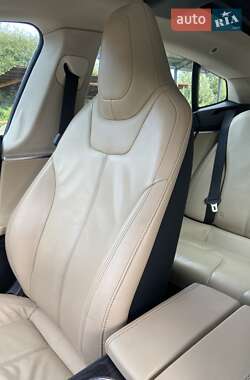 Ліфтбек Tesla Model S 2013 в 