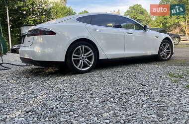 Ліфтбек Tesla Model S 2013 в 