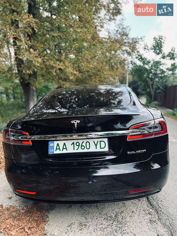 Ліфтбек Tesla Model S 2020 в Києві