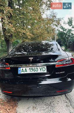 Ліфтбек Tesla Model S 2020 в 