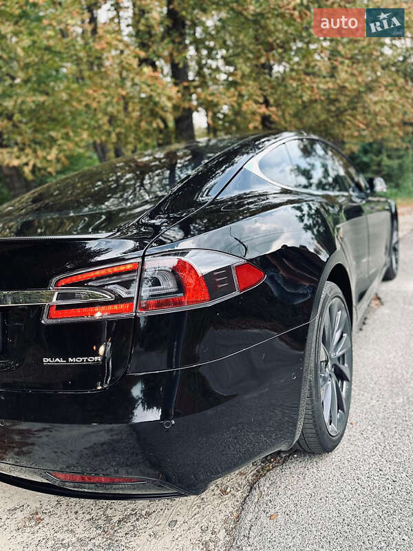 Ліфтбек Tesla Model S 2020 в Києві