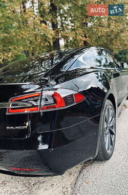 Ліфтбек Tesla Model S 2020 в 