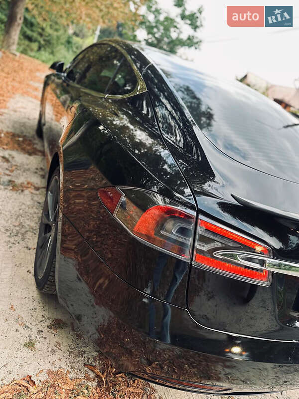 Ліфтбек Tesla Model S 2020 в Києві