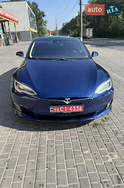 Ліфтбек Tesla Model S 2016 в 
