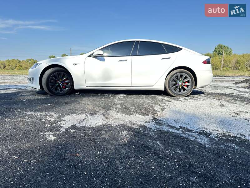 Лифтбек Tesla Model S 2016 в Черкассах фото 9 Лифтбек Tesla Model S 2016 в Черкассах