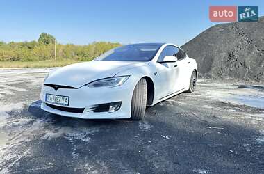 Лифтбек Tesla Model S 2016 в Черкассах