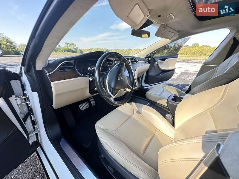 Лифтбек Tesla Model S 2016 в Черкассах фото 36 Лифтбек Tesla Model S 2016 в Черкассах