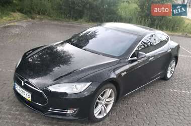 Лифтбек Tesla Model S 2016 в Львове