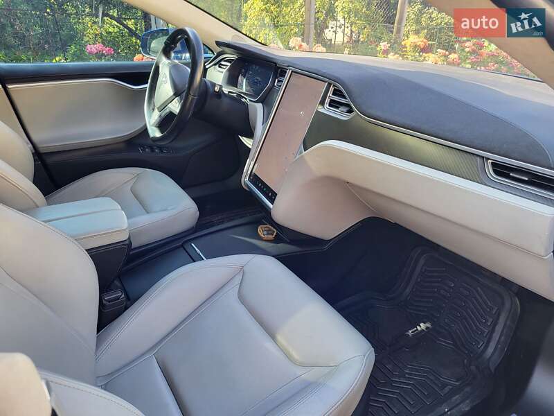 Лифтбек Tesla Model S 2016 в Полтаве фото 5 Лифтбек Tesla Model S 2016 в Полтаве