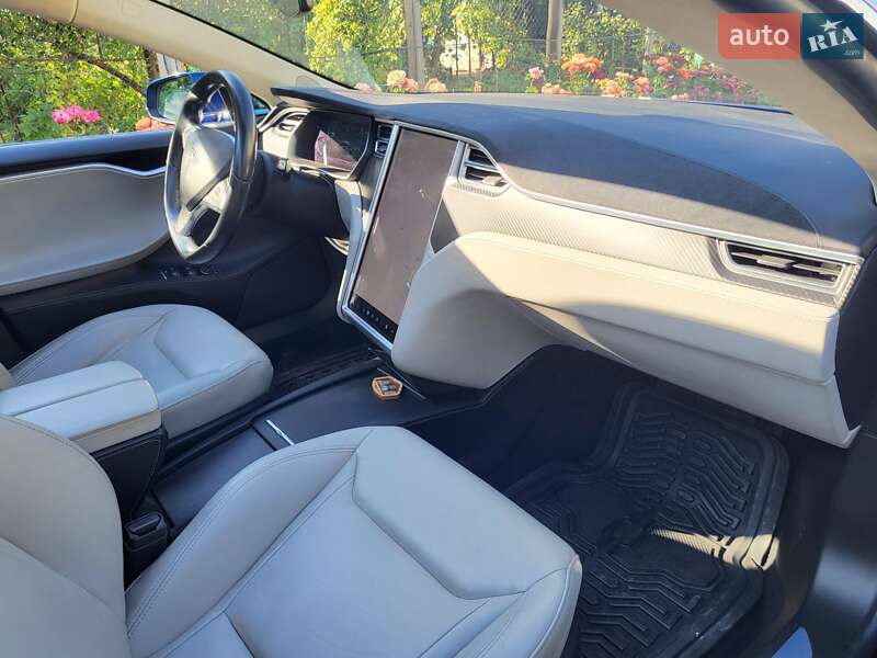 Лифтбек Tesla Model S 2016 в Полтаве фото 9 Лифтбек Tesla Model S 2016 в Полтаве