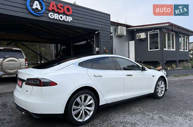Лифтбек Tesla Model S 2013 в 