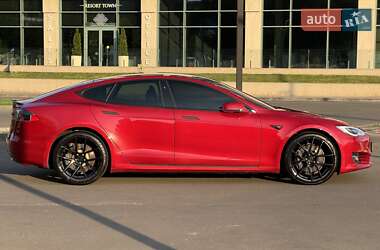 Лифтбек Tesla Model S 2017 в 