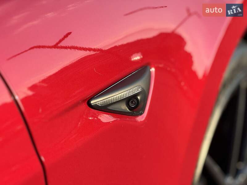 Лифтбек Tesla Model S 2017 в Днепре фото 12 Лифтбек Tesla Model S 2017 в Днепре
